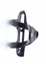 Load image into Gallery viewer, Side Pull Opening Glossy Carbon Fiber Water Bottle Cage - Right Side Pull
